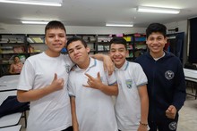 Servidores p&uacute;blicos y estudiantes caminaron por la Ruta de la integridad 