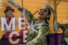 El Teatro Municipal se viste de Mercedes Monta&ntilde;o