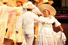 En la Loma de la Cruz y en las comunas de Cali, se despide el Mercedes Monta&ntilde;o