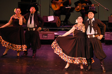 En la Loma de la Cruz y en las comunas de Cali, se despide el Mercedes Monta&ntilde;o