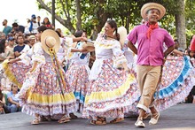 Lleno total en todos los escenarios del XXV Encuentro de Danzas Mercedes Monta&ntilde;o