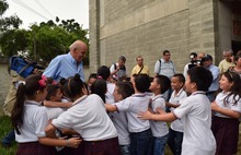 Vallegrande se prepara para bautizar el nuevo mega colegio que entregar&aacute; la administraci&oacute;n Armitage