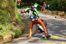 Los mejores riders del mundo compitieron en Cali por el Campeonato Mundial de Downhill Skateboarding