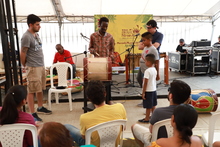 El maestro Kiz&uacute; descifra la magia del bombo golpeador y ense&ntilde;a sobre la sanaci&oacute;n de la marimba