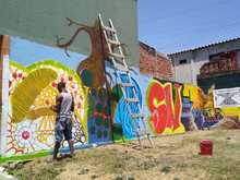 Habitantes de Potrero Grande pintan sin fronteras