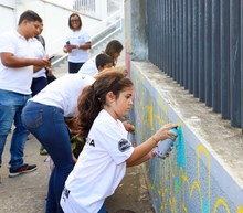 Graficalia colore&oacute; las sonrisas de los ni&ntilde;os de Cali