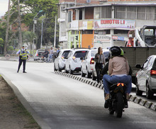 Autoridades sancionan invasi&oacute;n de carriles exclusivos en Cali