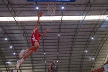Las comunas 8 y 13 campeonas del torneo de baloncesto Deporvida NBA