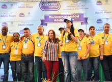 En Cali 2500 adultos mayores celebraron su d&iacute;a