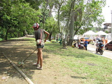 Habitantes de calle limpiaron la ribera del r&iacute;o Cali