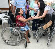 Este a&ntilde;o Administraci&oacute;n Armitage entreg&oacute; 855 ayudas para la movilidad de personas con discapacidad