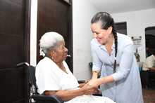 Alcald&iacute;a entreg&oacute; sillas de ruedas y mercados en El Hormiguero