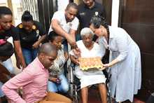 Alcald&iacute;a entreg&oacute; sillas de ruedas y mercados en El Hormiguero