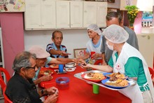 Administraci&oacute;n Armitage le cumple a la ciudad en su lucha contra el hambre 