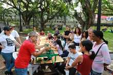 Con ritmos musicales, conferencias, programaci&oacute;n acad&eacute;mica y encuentros culturales avanza la cuarta versi&oacute;n de la feria del libro Cali