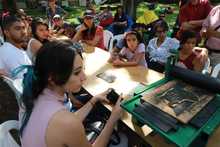 Con ritmos musicales, conferencias, programaci&oacute;n acad&eacute;mica y encuentros culturales avanza la cuarta versi&oacute;n de la feria del libro Cali