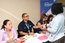 Alcald&iacute;a de Cali realiz&oacute; la tercera entrega de bonos de alimentos a v&iacute;ctimas del conflicto armado