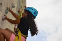 Ni&ntilde;as, ni&ntilde;os y j&oacute;venes del &aacute;rea de renovaci&oacute;n urbana, se le midieron al reto y participaron de forma activa en el programa &ldquo;V&eacute;rtigo&rdquo;.