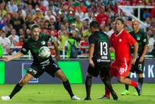 La magia de Ronaldinho y el f&uacute;tbol en paz fueron protagonistas en el Pascual