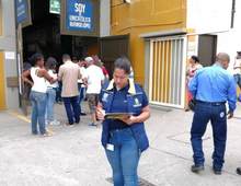 Profesionales de gesti&oacute;n del riesgo en puntos de votaci&oacute;n