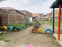 El barrio Charco Az&uacute;l en la comuna 13 tiene su propio jard&iacute;n 