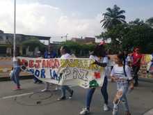 Entre pasos y voces j&oacute;venes de las comunas 13 y 14 le apuestan a la paz y a la reconciliaci&oacute;n