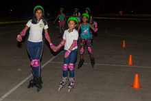 Con sesiones gratuitas que promueven el deporte la alcald&iacute;a de Cali convirti&oacute; la unidad Alberto Galindo en un espacio para la familia