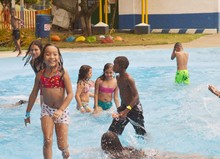 Con el programa Cali Acoge 650 cale&ntilde;os disfrutaron de las atracciones del Acuaparque de la Ca&ntilde;a