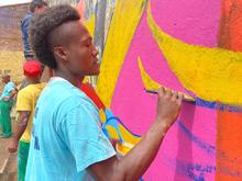 Cali ya tiene su Calle de la Alegr&iacute;a, la pintaron habitantes de calle en proceso de resocializaci&oacute;n