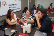 Rodaron las ideas y los sue&ntilde;os con la rueda de oportunidades en Aguablanca Emprende Cultura