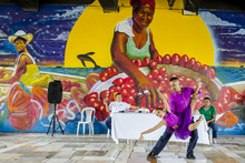 Alcald&iacute;a de Cali y comunidad le cambiaron la cara al puente de la carrera 8