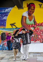Alcald&iacute;a de Cali y comunidad le cambiaron la cara al puente de la carrera 8