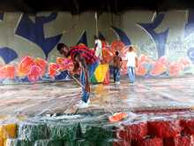 Alcald&iacute;a de Cali y comunidad le cambiaron la cara al puente de la carrera 8