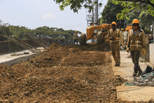 Alcalde Jorge Iv&aacute;n Ospina inspeccion&oacute; obras viales en el sur de Cali y conoci&oacute; en terreno realidades y desarrollos