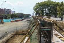 Alcalde Jorge Iv&aacute;n Ospina inspeccion&oacute; obras viales en el sur de Cali y conoci&oacute; en terreno realidades y desarrollos