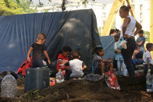 Para brindar soluciones humanitarias, Gobierno Ospina hizo jornada de sensibilizaci&oacute;n en asentamiento de migrantes venezolanos