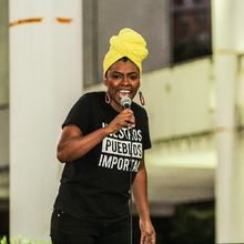 Emotivo homenaje de los artistas cale&ntilde;os en rechazo a la violencia