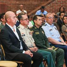 Jorge Iv&aacute;n Ospina reclama apoyo de militares y Fiscal&iacute;a para que se prolonguen la avenida Circunvalar y se construya el b&uacute;nker