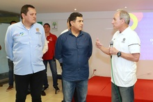 Visita Conmebol Pascual Guerrero con el Alcalde