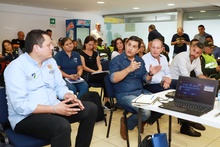 Visita Conmebol Pascual Guerrero con el Alcalde