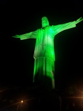 Los monumentos de Cali se visten de verde y azul por los d&iacute;as de San Patricio y del Agua