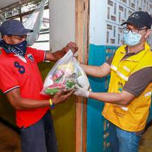 Se entregaron 400 mercados en los barrios San Pascual y El Calvario