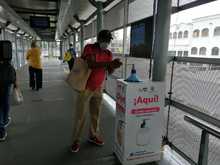 Alcald&iacute;a invita a desinfectarse con gel antibacterial en estaciones del MIO