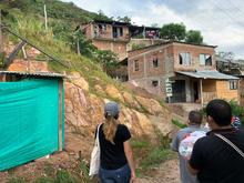 Cuatro mil sonrisas durante entrega de mercados en zona de ladera