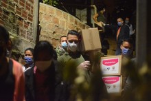 El Viernes Santo, la esperanza visit&oacute; a los habitantes de la Comuna 20