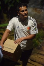 El Viernes Santo, la esperanza visit&oacute; a los habitantes de la Comuna 20