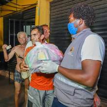 La Alcald&iacute;a de Cali le madrug&oacute; al barrio Sucre con ayudas humanitarias