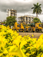 Riopaila Castilla dona 20 mil litros de alcohol a la Alcald&iacute;a de Cali para emergencia por COVID-19