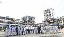 Riopaila Castilla dona 20 mil litros de alcohol a la Alcald&iacute;a de Cali para emergencia por COVID-19