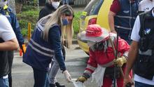 La Secretar&iacute;a de Vivienda Social y H&aacute;bitat particip&oacute; activamente en la jornada de limpieza y desinfecci&oacute;n realizada hoy (19.04.2020) en el sector La Casona, oriente de la ciudad. 